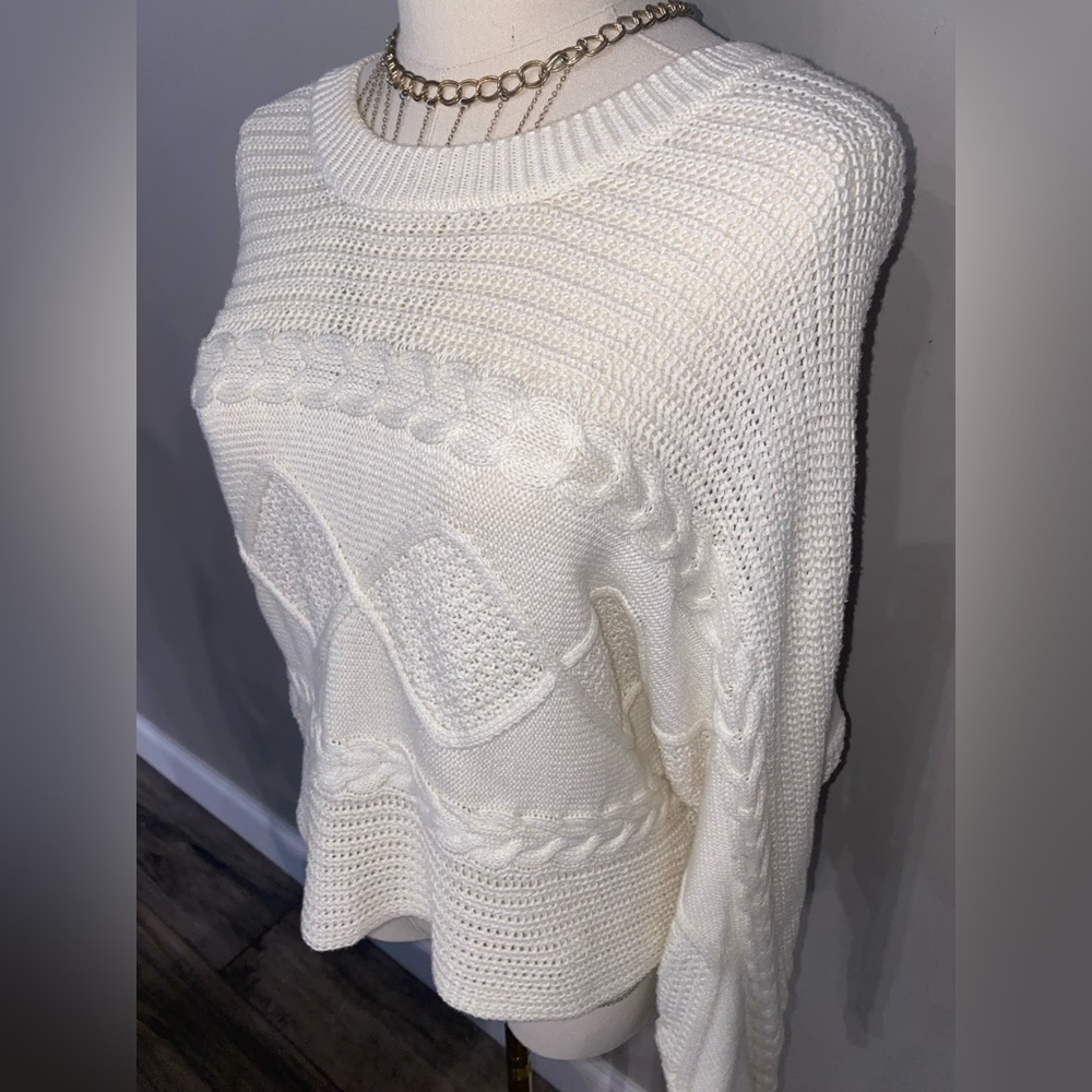 White cream knit top sweater